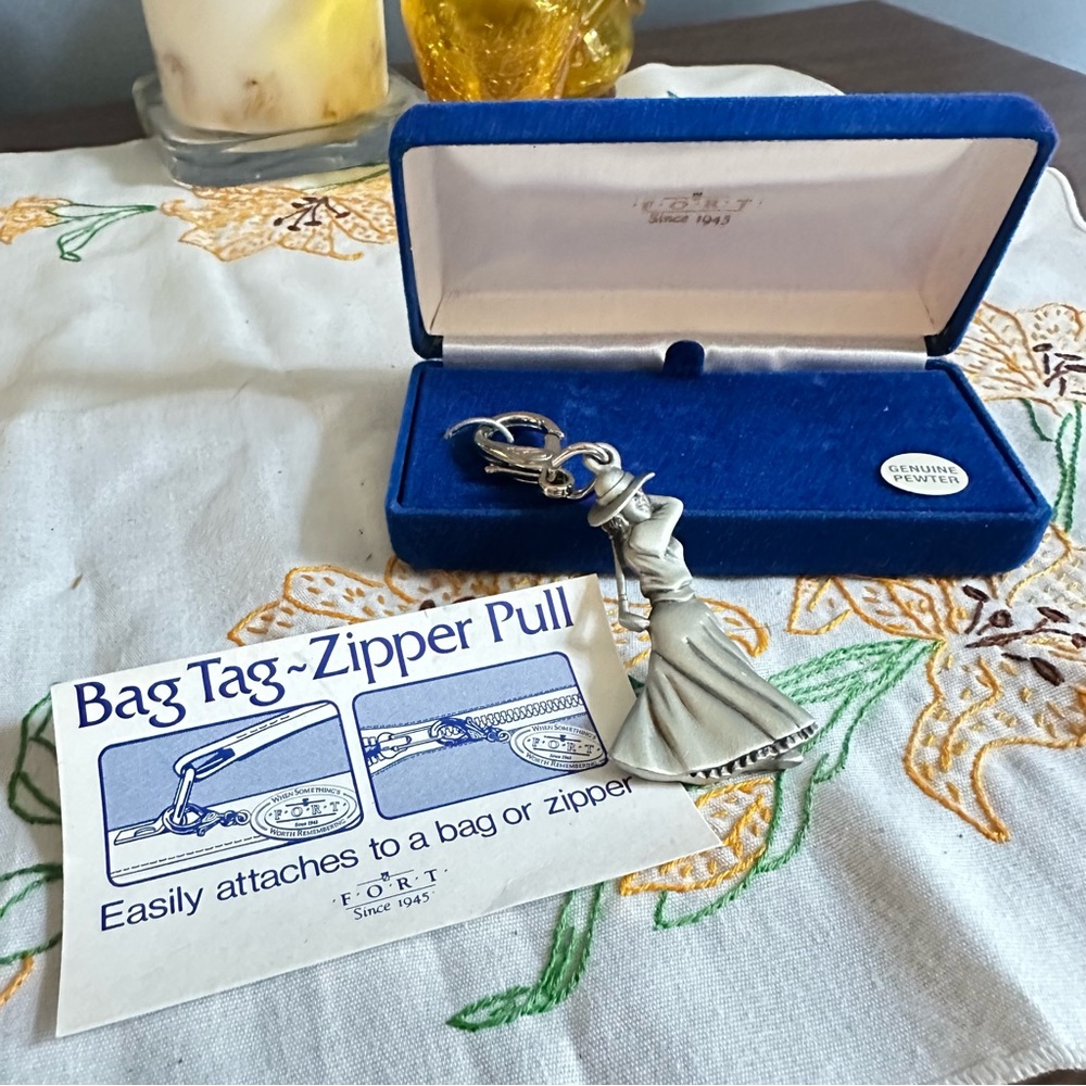 FORT Genuine Pewter Female Golfer Swing Keychain Bag Tag Zipper Pull NIB